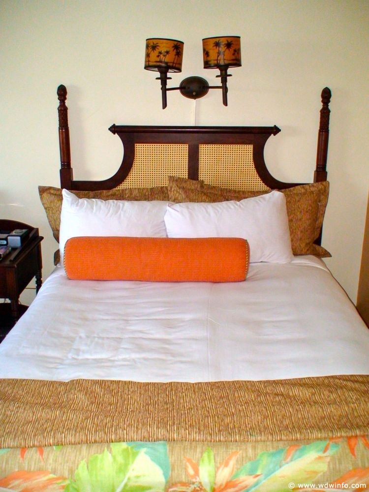 Universal-RoyalPacific-02