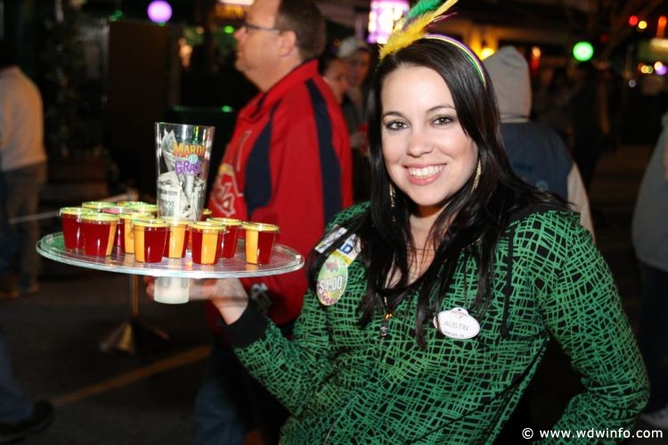 Universal_Mardi_Gras_025