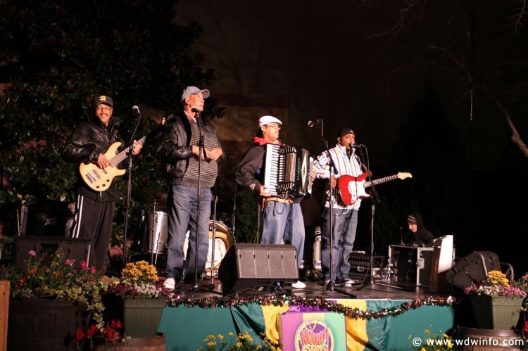 Universal_Mardi_Gras_034