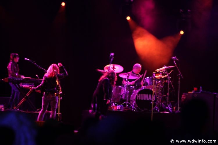 Universal_Mardi_Gras_Heart_Concert_029