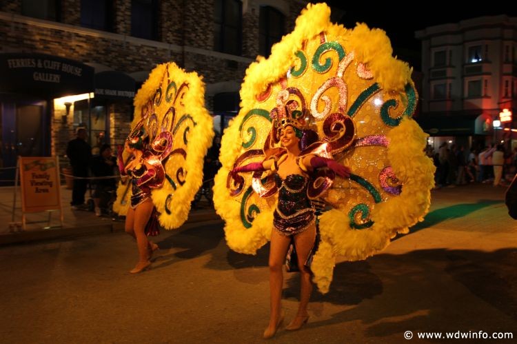 Universal_Mardi_Gras_Parade_047