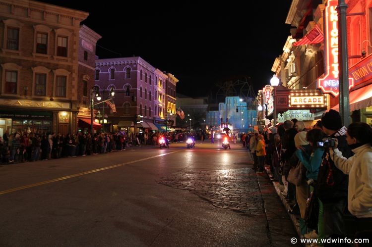 Universal_Mardi_Gras_Parade_109