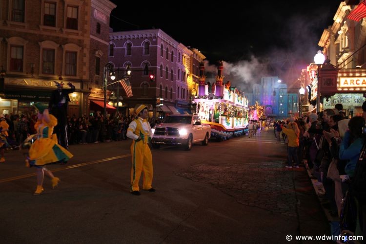 Universal_Mardi_Gras_Parade_112