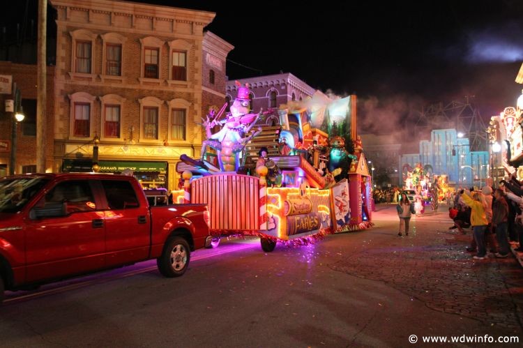 Universal_Mardi_Gras_Parade_130