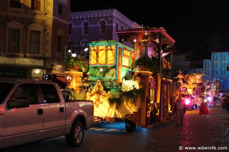 Universal_Mardi_Gras_Parade_148