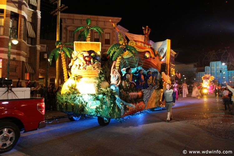 Universal_Mardi_Gras_Parade_182