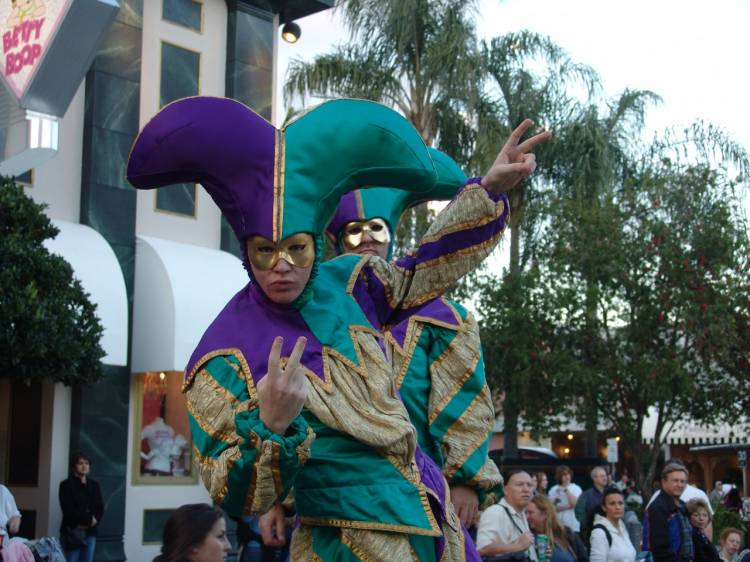 Universal_Studios_Mardi_Gras_04