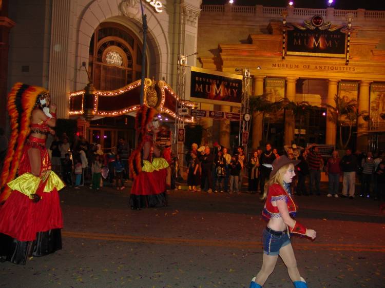 Universal_Studios_Mardi_Gras_45