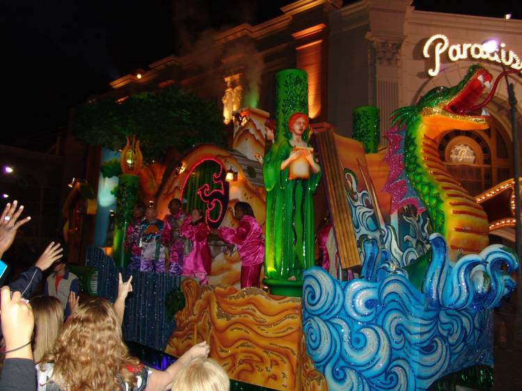 Universal_Studios_Mardi_Gras_50