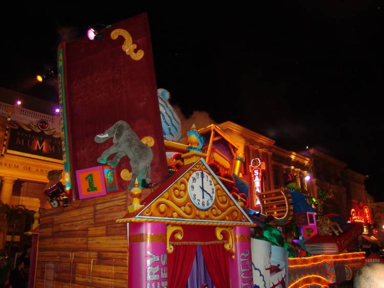 Universal_Studios_Mardi_Gras_56