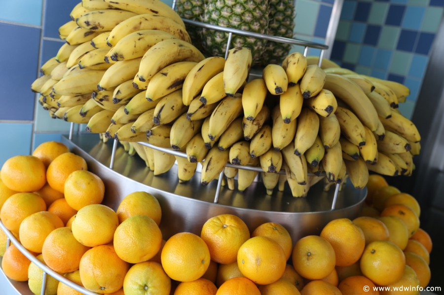 Upper-Deck-Dining-009