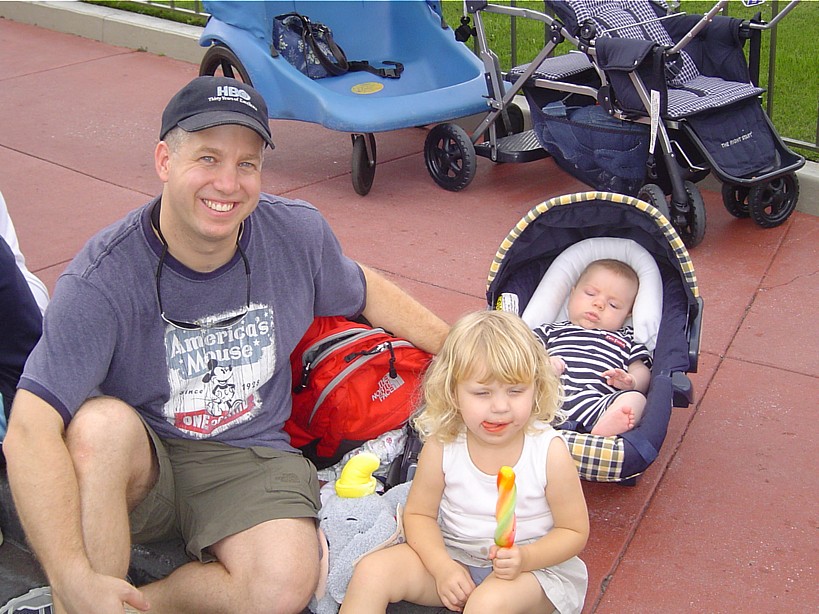 Waiting for the parade - 11/2004