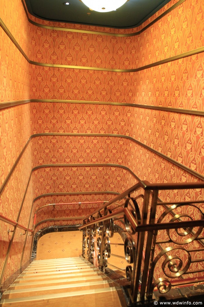 Walt-Disney-Theatre-08
