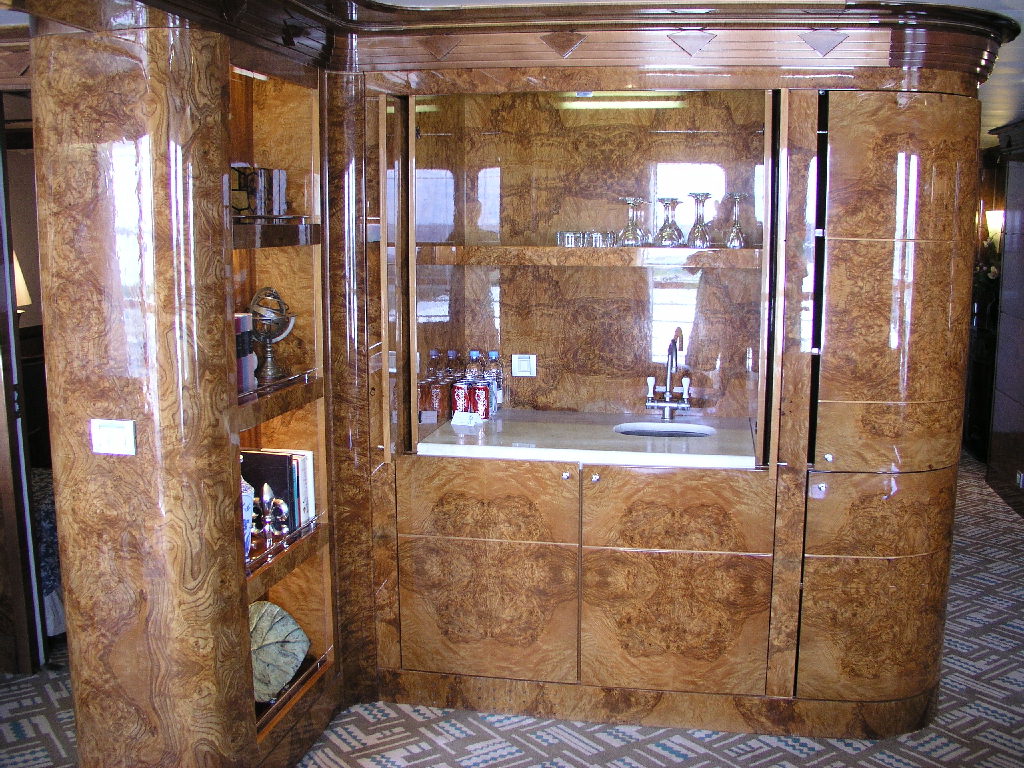walt wetbar