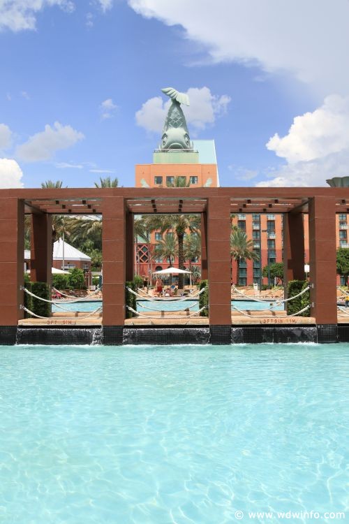Walt_Disney_World_Dolphin_136