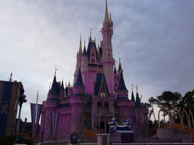 WDW_Castle1_WP