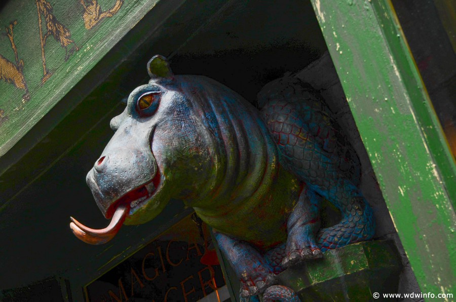 WDWINFO-Universal-Diagon-Alley-Harry-Potter-Magical-Menagerie-002