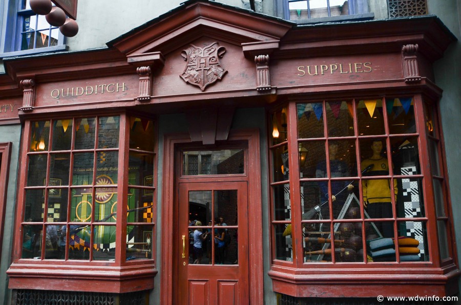 WDWINFO-Universal-Diagon-Alley-Harry-Potter-Quality-Quidditch-001