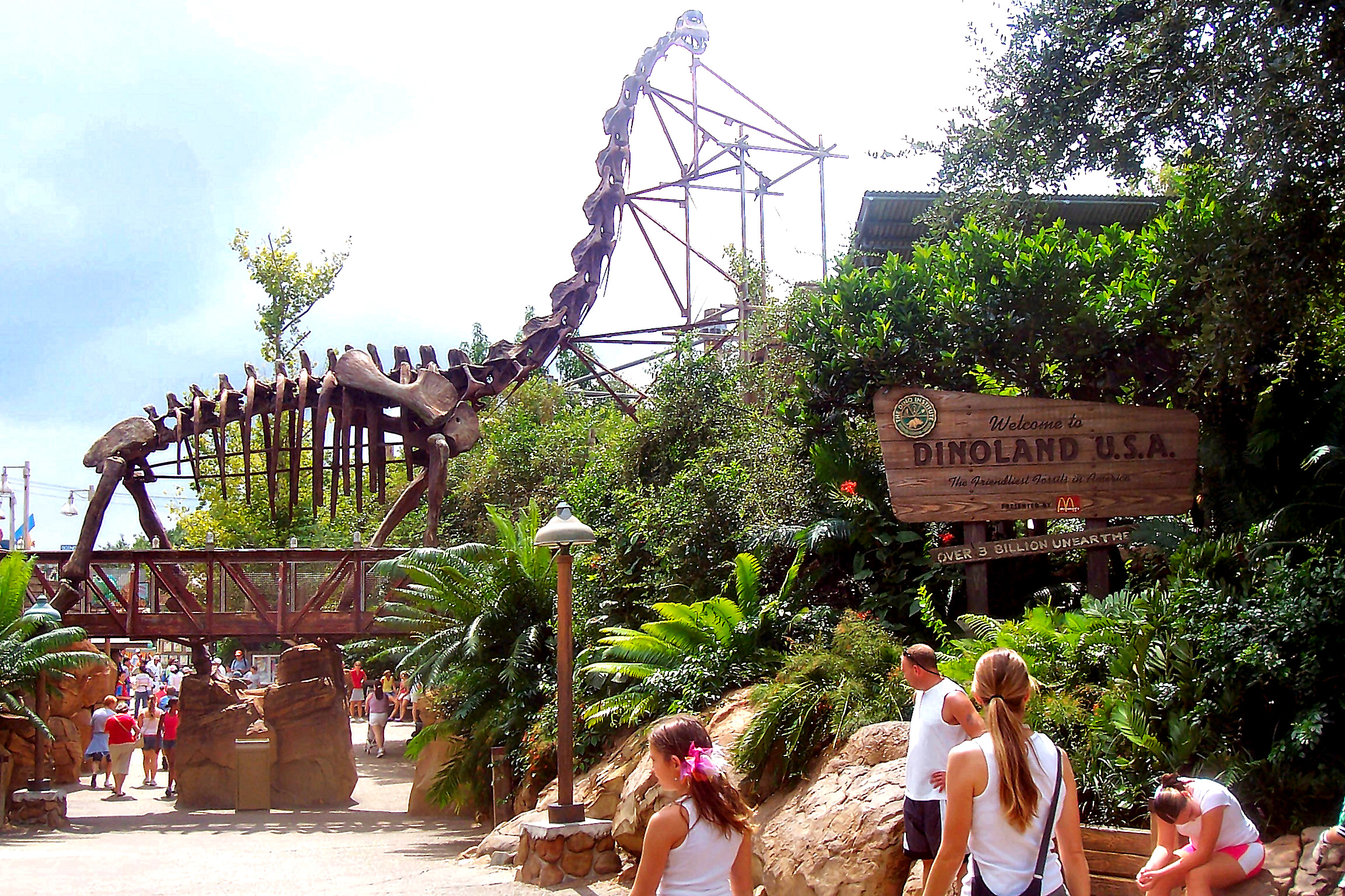 Welcome to Juras. . . I mean Dinoland USA.