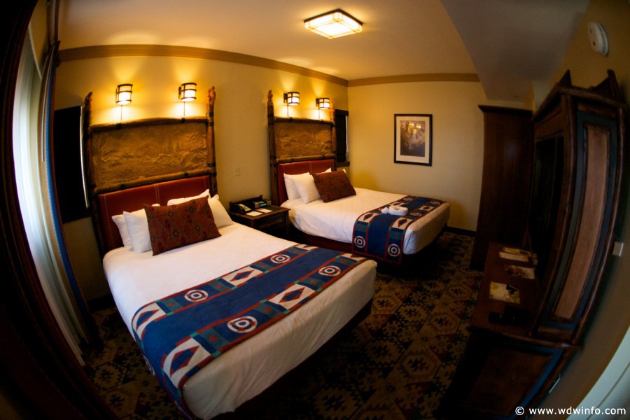 Wilderness-Lodge-deluxe-room-024