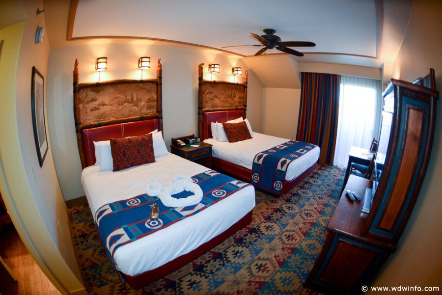 Wilderness-Lodge-Standard-Room-10