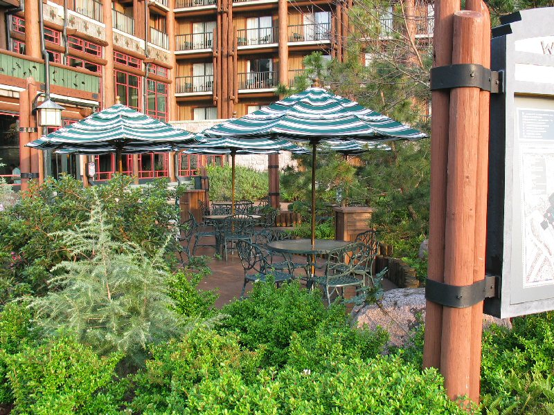 Wildnerness Lodge Patio