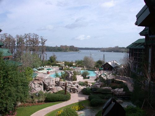 WL Courtyard and Bay Lake