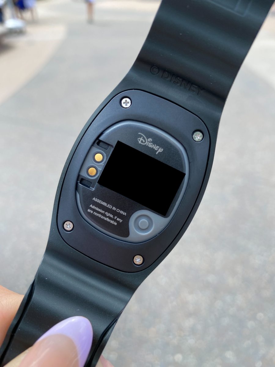 WDWMAgicBand-back-900x1200.jpg