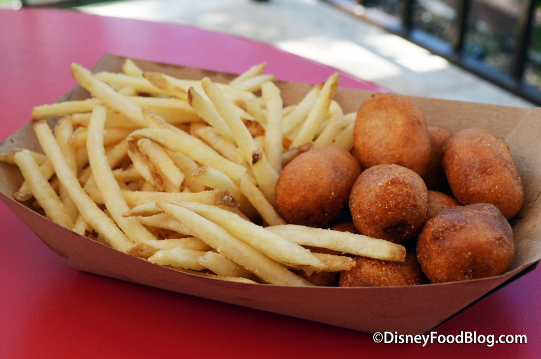 Corn-Dog-Nugget-Meal_Caseys_01.jpg