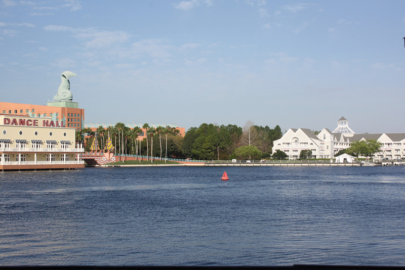 1211824505_Fy3fW-L.jpg