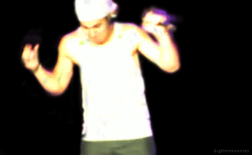 tumblr_lrb72dPQaN1qkfy97o1_r2_500.gif