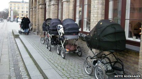 _66111396_prams464.jpg