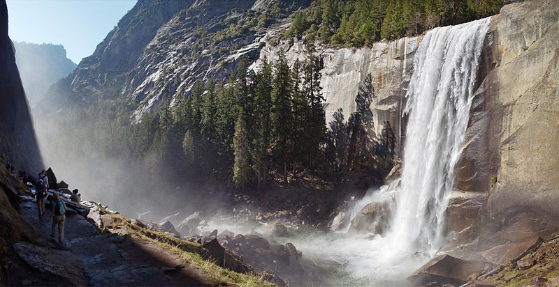 800px-Vernal_Fall_pano.jpg