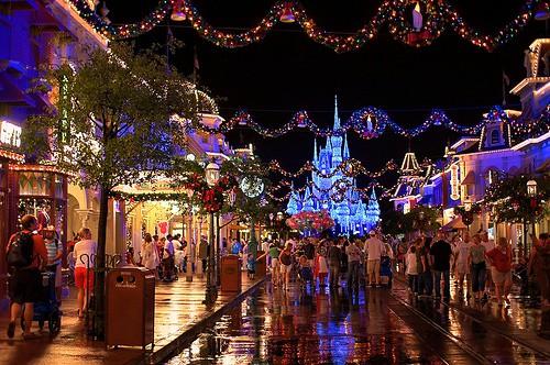 disneychristmasparade.jpg
