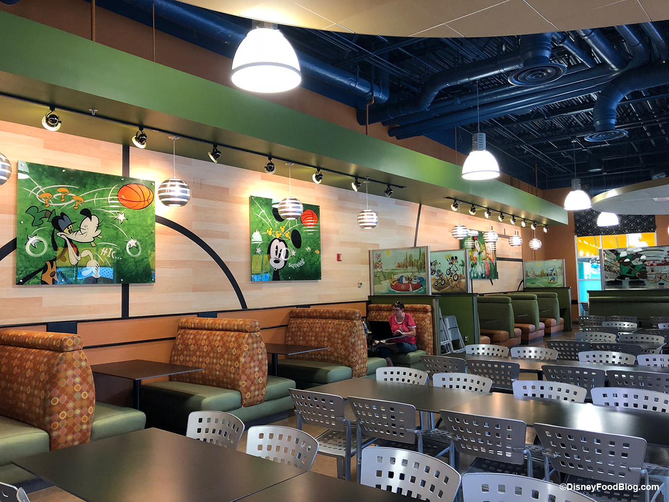End-Zone-Food-Court_03.jpg