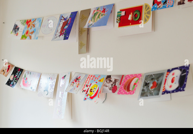 christmas-cards-on-a-string-bgj14r.jpg