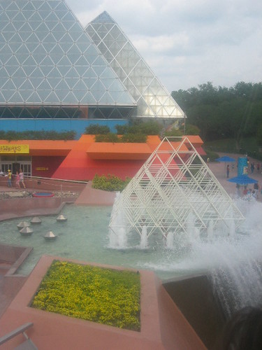 2681040639_93ed92766a.jpg
