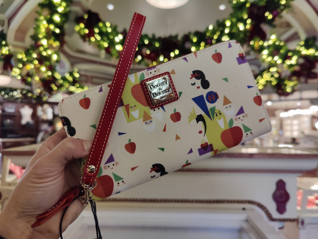 Snow White Dooney & Bourke bag wristlet 1