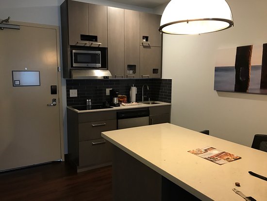 kitchen-next-to-entrance.jpg