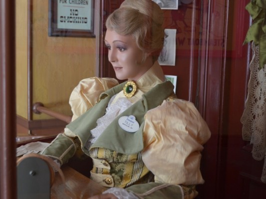 DL-2012-04-066-533x400.jpg