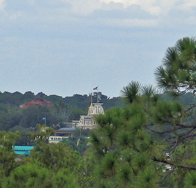 1247196495_QR5fr-L.jpg