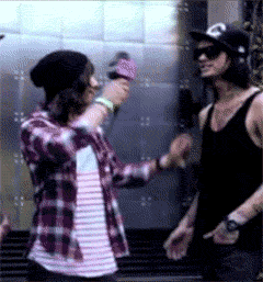 tumblr_lhl0fhP5wE1qgv5kbo1_250.gif