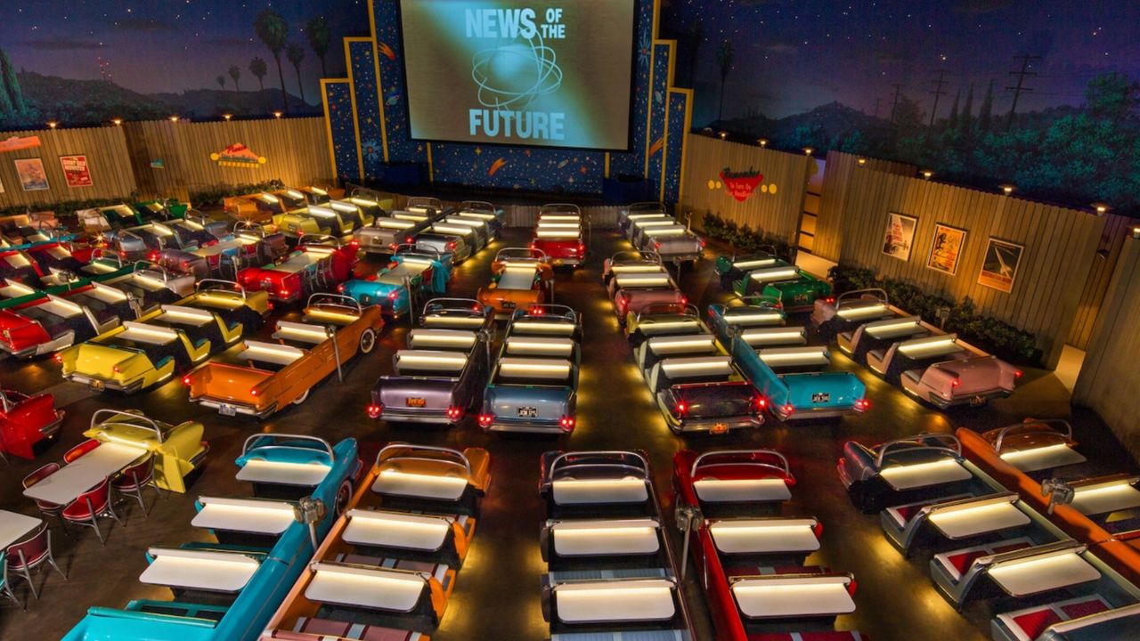 n13_disney_dhs_sci_fi_dine_in
