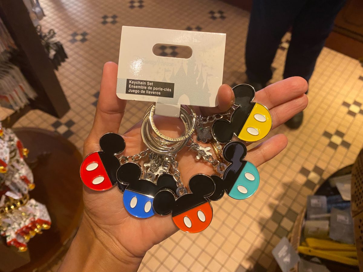 minnie-and-mickey-keychain-sets-1200x900.jpg