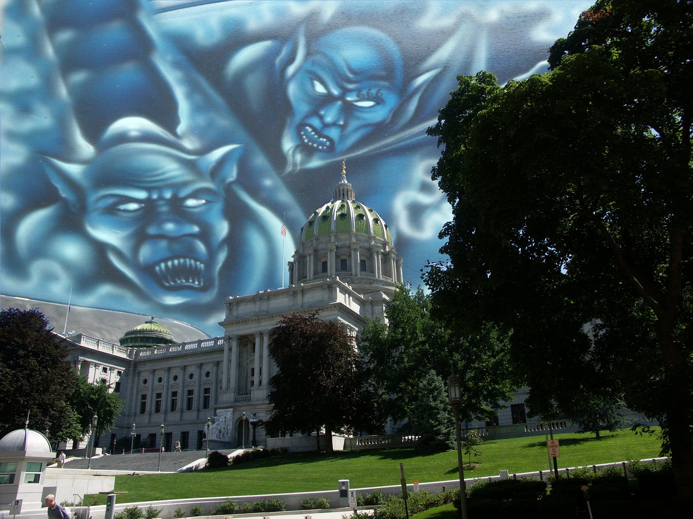 DEMONCAPITOL-vi.jpg