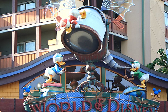 23896937920_cc7f195486_z.jpg