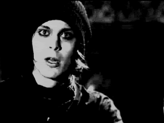 tumblr_lxglwxe7RX1r7g7qqo1_400.gif