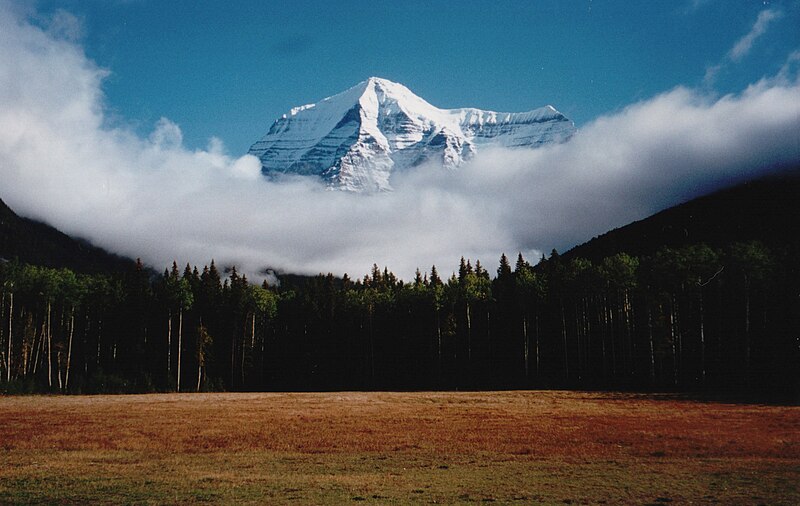 800px-Mount_Robson2.jpg