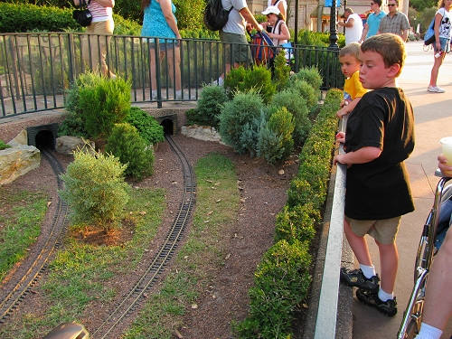 train_garden_sm.jpg