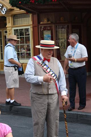 560990567_GAN4t-M.jpg